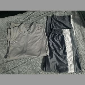 NIKE Jacket and tear away pants